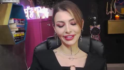 Sarah online show from February 2025 07:38:02 PM