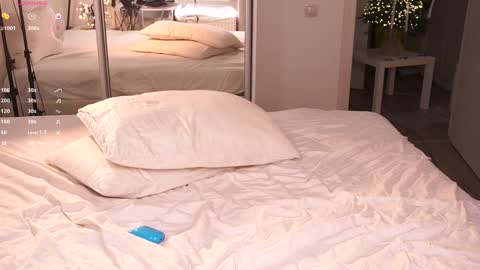     -- stay in touch with me online show from January 2025 03:53:02 AM