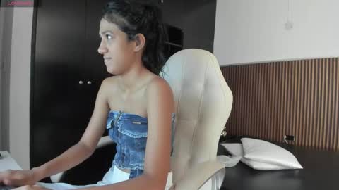 Freyja  online show from October 2025 04:25:02 PM