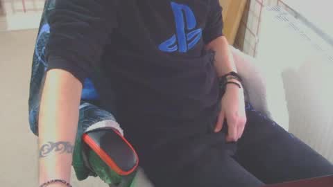 Snapshot of ffys2025 chatting on December 2024 11:40:01 AM ffys2025 online show from December 2024 11:40:01 AM