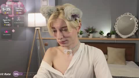 Thomas online show from October 2025 08:20:02 PM