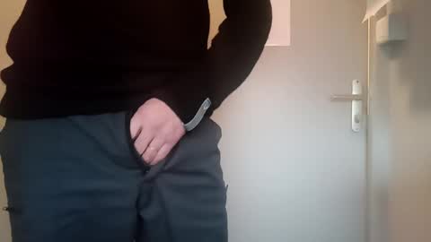 fifi010203 online show from December 2024 12:02:01 PM