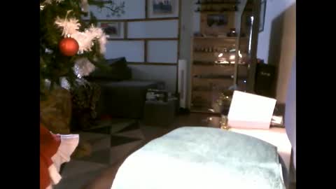 fifi010203 online show from December 2025 09:40:02 AM