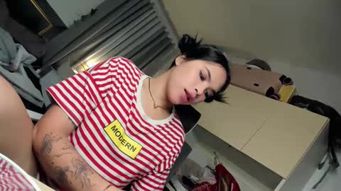 Sandy online show from December 2024 11:07:02 AM