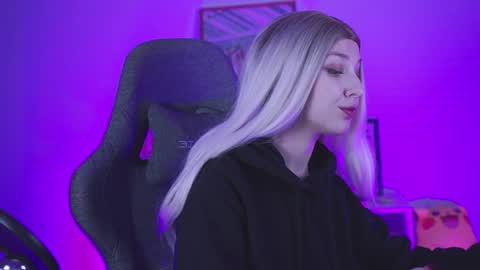 cap and Lana  online show from December 2024 08:28:02 AM