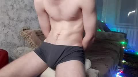 Snapshot of fillipsondon chatting on January 2025 03:38:01 AM Whitechocolate online show from January 2025 03:38:01 AM