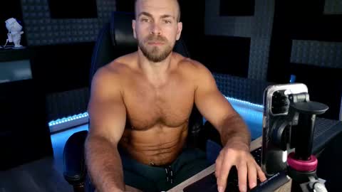 Snapshot of finch93 chatting on September 2025 02:02:01 AM Nick online show from September 2025 02:02:01 AM