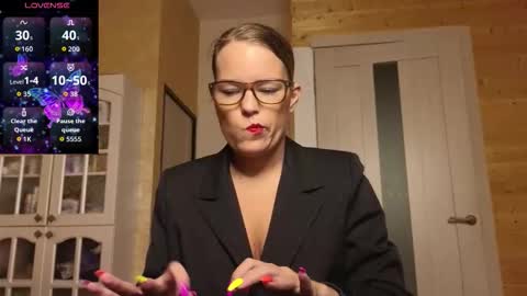 Lady online show from September 2025 06:24:01 PM