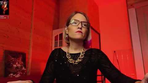 Lady online show from March 2026 03:41:01 PM