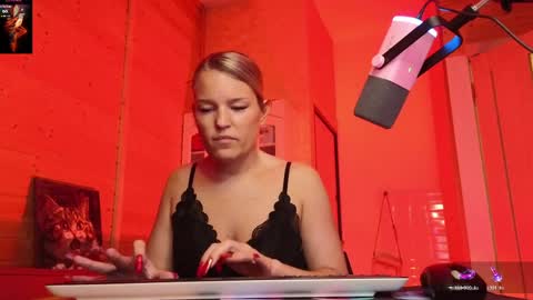 Lady online show from April 2026 03:52:01 PM