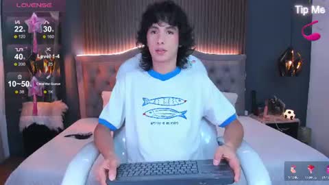 Snapshot of finn_04 chatting on August 2026 07:05:02 PM Finn online show from August 2026 07:05:02 PM