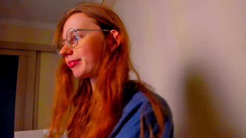 fire_luna online show from November 2025 05:02:01 PM