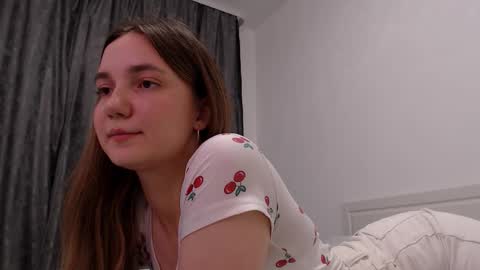 fireflies_fly_ online show from November 2025 07:57:02 PM