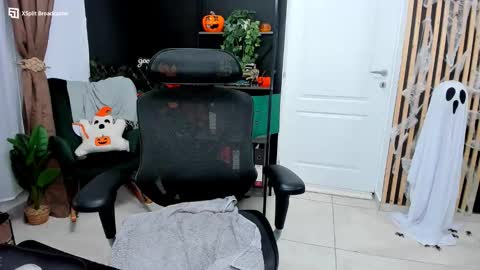 Kallisy online show from October 2025 10:11:02 PM