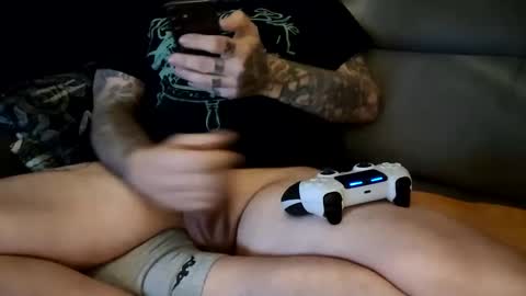 Snapshot of firestarter3517 chatting on December 2024 01:07:01 AM Sam aus Hamburg online show from December 2024 01:07:01 AM