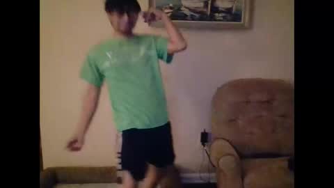 Snapshot of fitbit90 chatting on December 2025 04:07:01 AM FitBit online show from December 2025 04:07:01 AM