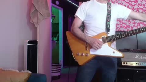 Flannel Dong online show from October 2025 05:37:01 AM