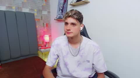 Snapshot of flaquito___ chatting on April 2026 08:44:01 PM Flaquito online show from April 2026 08:44:01 PM