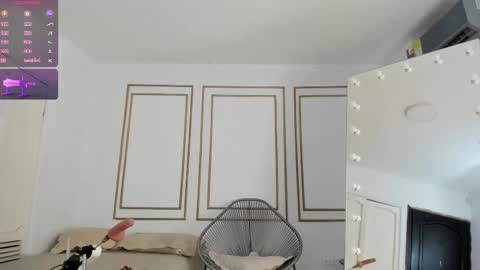 Flavia online show from September 2025 07:47:01 PM