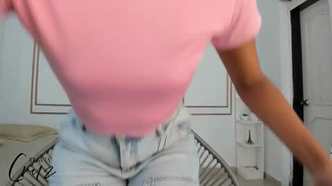 Flavia online show from September 2025 07:38:01 PM