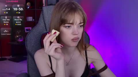 Snapshot of flexyfoxy chatting on June 2026 03:18:01 PM Flexyfoxy online show from June 2026 03:18:01 PM