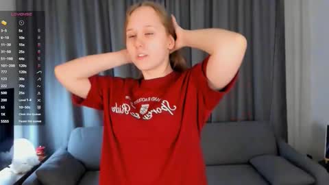 Snapshot of flirtbubble chatting on February 2026 08:36:01 PM Doloras online show from February 2026 08:36:01 PM