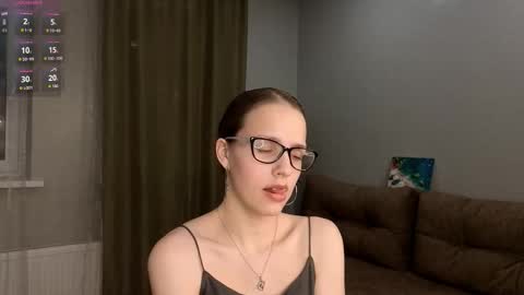 Anna online show from September 2025 05:48:01 PM