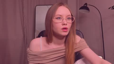 Snapshot of floralarsson chatting on May 2026 04:04:02 PM hey there guys im Flora no not the one from WInx. But I love magical stuff and especially I love nature. I dont know I thin online show from May 2026 04:04:02 PM