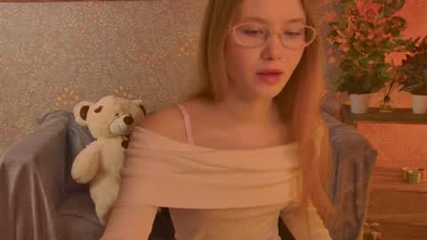 Snapshot of floralarsson chatting on May 2026 10:23:01 AM hey there guys im Flora no not the one from WInx. But I love magical stuff and especially I love nature. I dont know I thin online show from May 2026 10:23:01 AM