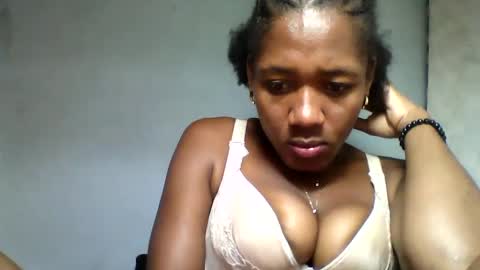 Snapshot of florencia011 chatting on February 2025 09:11:02 PM florencia011 online show from February 2025 09:11:02 PM