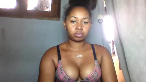 Snapshot of florencia011 chatting on February 2025 08:06:02 AM florencia011 online show from February 2025 08:06:02 AM