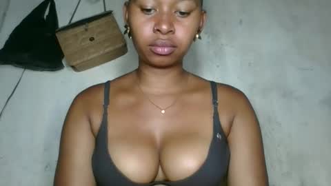 Snapshot of florencia011 chatting on November 2025 01:42:02 PM florencia011 online show from November 2025 01:42:02 PM