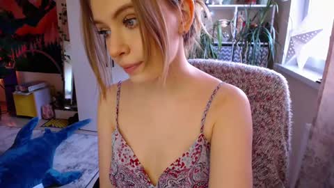 flower_elf online show from March 2025 02:45:02 PM