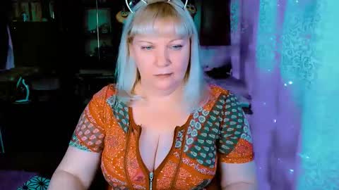 FlowerAhButterf online show from December 2025 12:49:02 AM