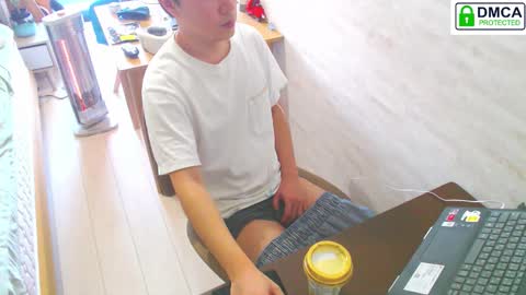 Snapshot of flowerbox chatting on February 2026 06:12:02 AM flowerbox online show from February 2026 06:12:02 AM