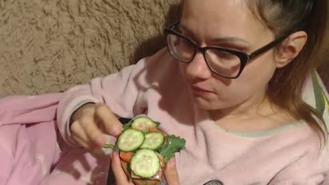 Snapshot of flowercandydoll chatting on December 2024 12:30:01 AM say meow and send tip online show from December 2024 12:30:01 AM