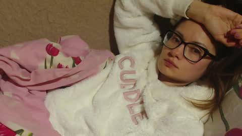 Snapshot of flowercandydoll chatting on December 2024 02:45:02 AM say meow and send tip online show from December 2024 02:45:02 AM