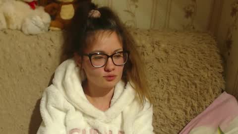 Snapshot of flowercandydoll chatting on December 2024 09:42:02 PM say meow and send tip online show from December 2024 09:42:02 PM