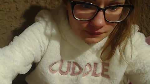 Snapshot of flowercandydoll chatting on December 2024 10:57:02 PM say meow and send tip online show from December 2024 10:57:02 PM