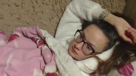 Snapshot of flowercandydoll chatting on December 2024 12:20:01 AM say meow and send tip online show from December 2024 12:20:01 AM