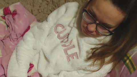 Snapshot of flowercandydoll chatting on December 2024 07:33:01 PM say meow and send tip online show from December 2024 07:33:01 PM