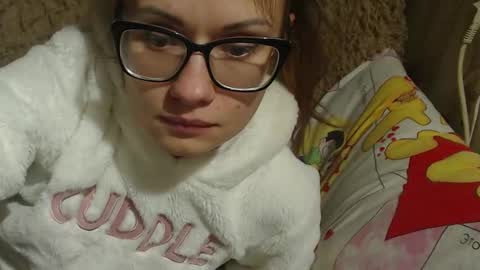 Snapshot of flowercandydoll chatting on December 2024 04:10:01 PM say meow and send tip online show from December 2024 04:10:01 PM