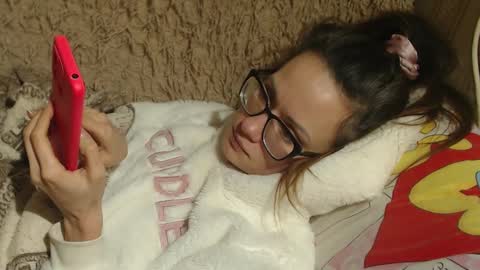 Snapshot of flowercandydoll chatting on January 2025 06:27:01 PM say meow and send tip online show from January 2025 06:27:01 PM