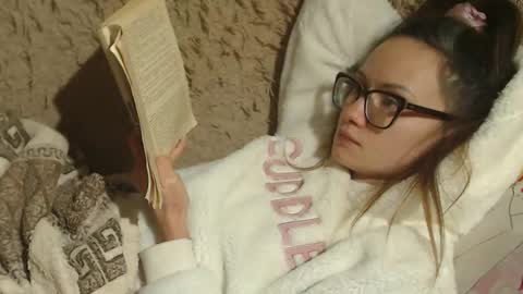 Snapshot of flowercandydoll chatting on January 2025 06:32:02 PM say meow and send tip online show from January 2025 06:32:02 PM