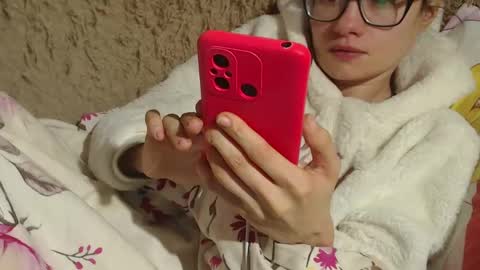 Snapshot of flowercandydoll chatting on February 2025 05:26:02 AM say meow and send tip online show from February 2025 05:26:02 AM