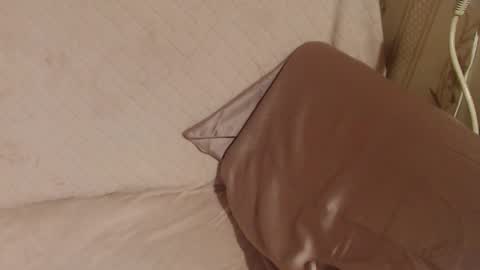 Snapshot of flowercandydoll chatting on November 2025 06:19:01 PM say meow and send tip online show from November 2025 06:19:01 PM