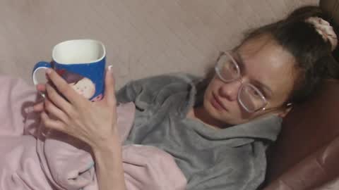 say meow and send tip  online show from April 2026 04:12:02 PM