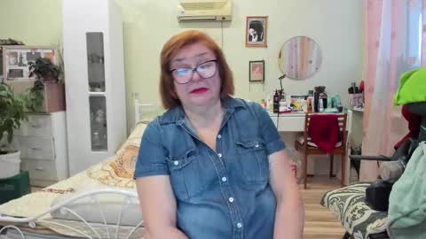 Snapshot of flowerlover8 chatting on December 2025 06:41:02 AM Flowerlower online show from December 2025 06:41:02 AM