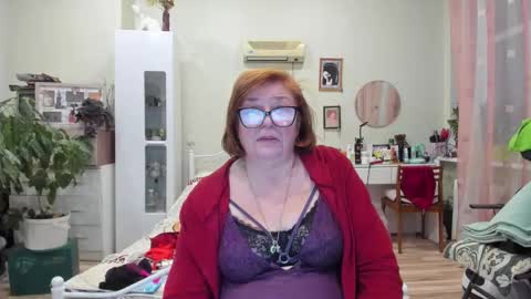 Snapshot of flowerlover8 chatting on December 2025 06:45:01 PM Flowerlower online show from December 2025 06:45:01 PM