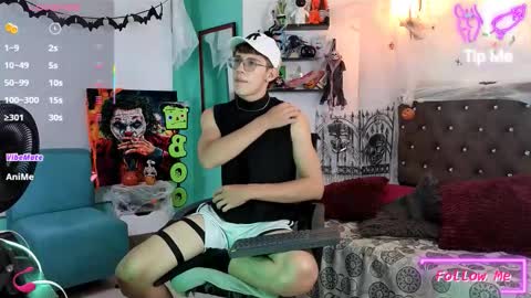 flowers109 online show from October 2025 10:48:02 PM